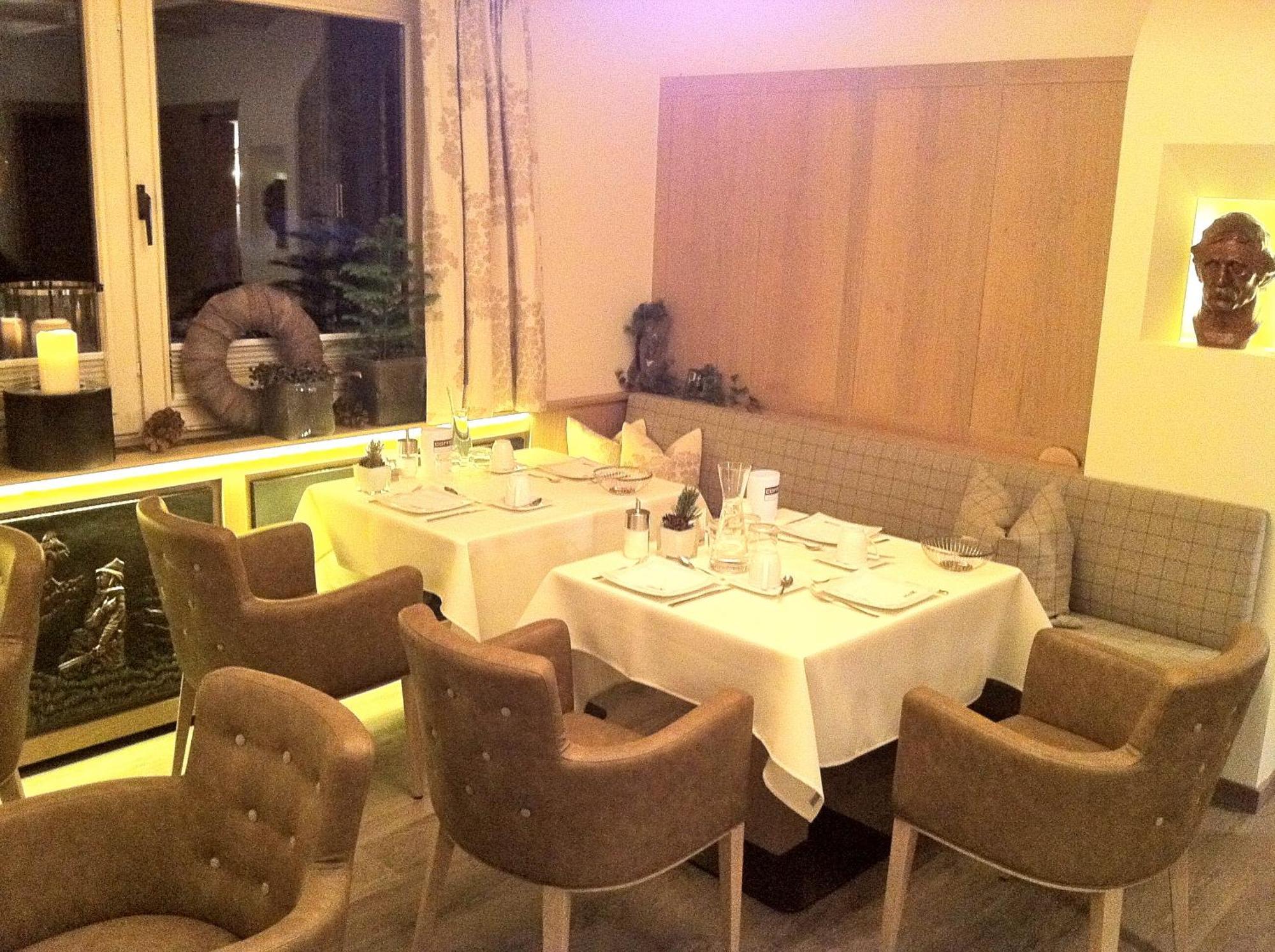 Alpin Hotel Garni Eder - Private Living مايرهوفن المظهر الخارجي الصورة