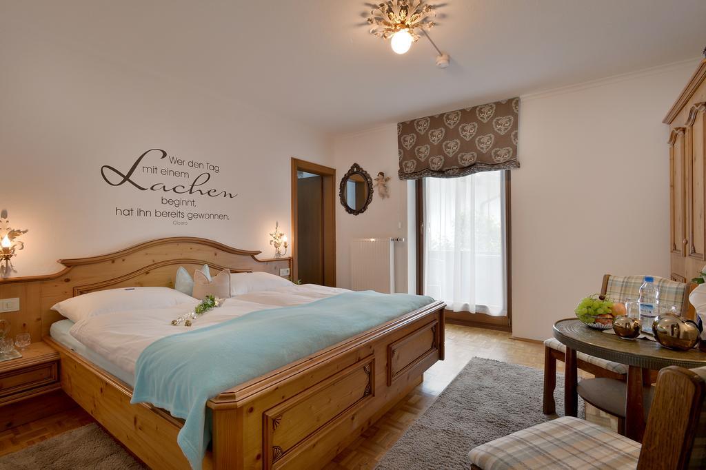 Alpin Hotel Garni Eder - Private Living مايرهوفن المظهر الخارجي الصورة