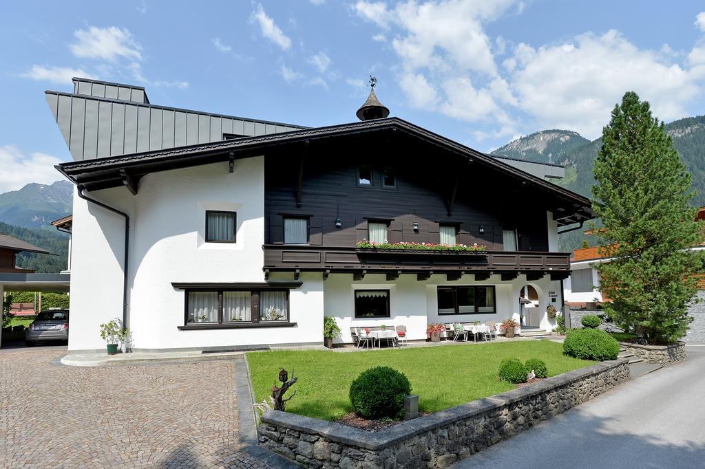 Alpin Hotel Garni Eder - Private Living مايرهوفن المظهر الخارجي الصورة
