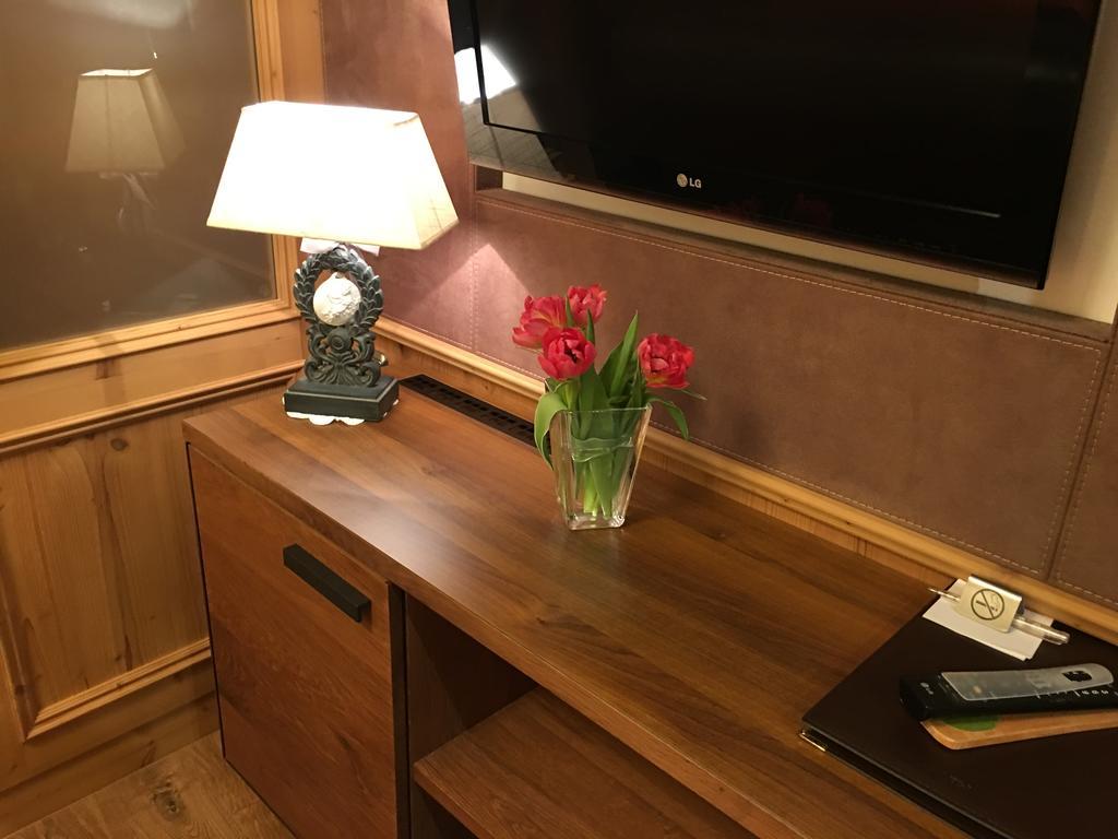 Alpin Hotel Garni Eder - Private Living مايرهوفن المظهر الخارجي الصورة