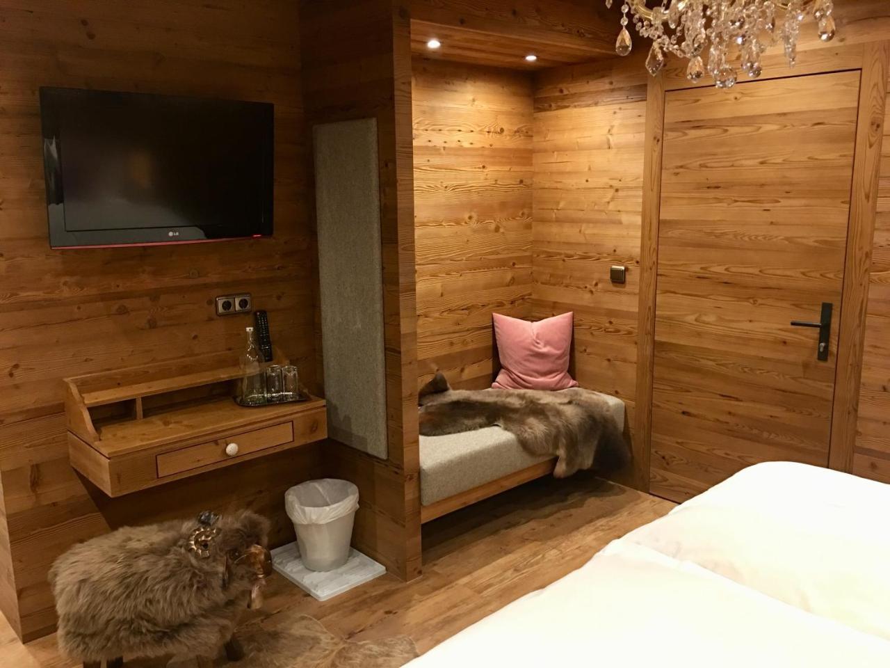 Alpin Hotel Garni Eder - Private Living مايرهوفن المظهر الخارجي الصورة