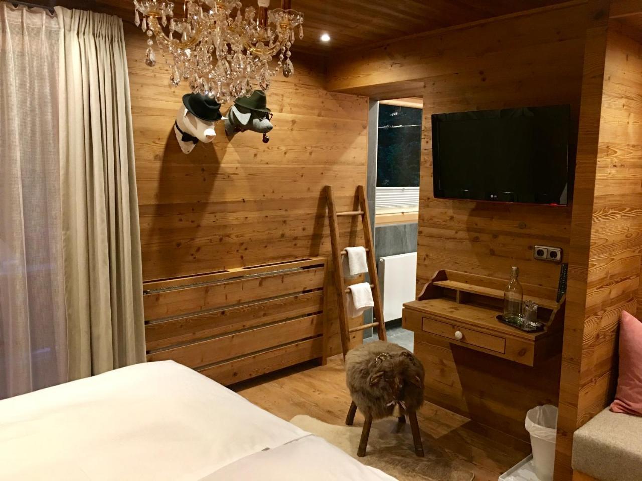 Alpin Hotel Garni Eder - Private Living مايرهوفن المظهر الخارجي الصورة